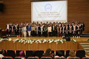 İİBF 2022 Mezuniyet Töreni